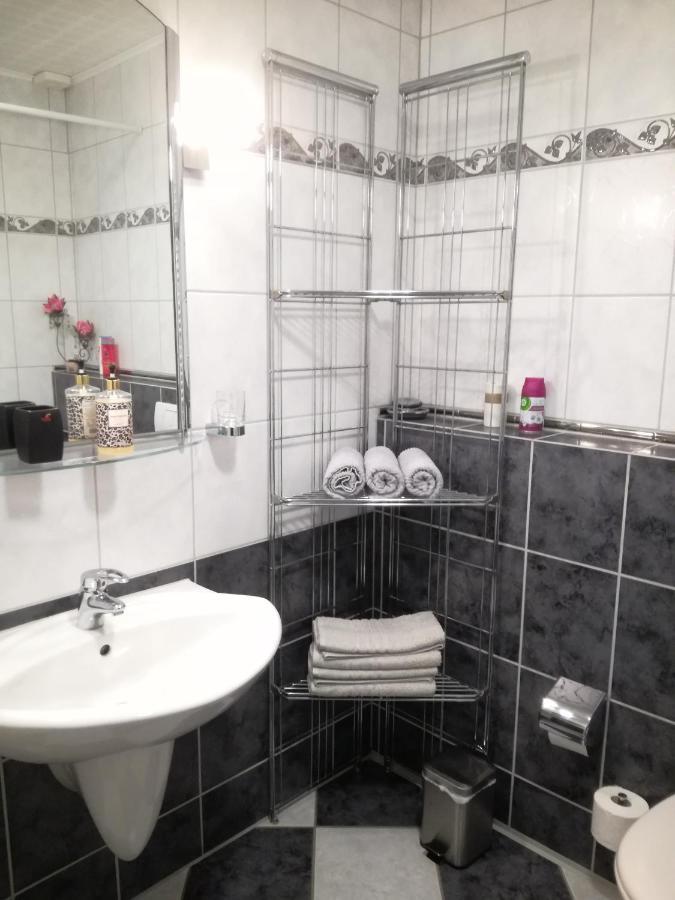 Marina Apartment Bleckede Bagian luar foto